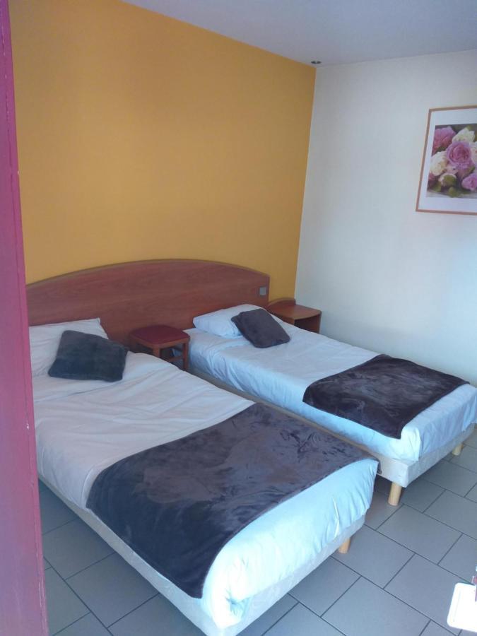 Logis Hotel - Les Paturelles Avesnelles Экстерьер фото