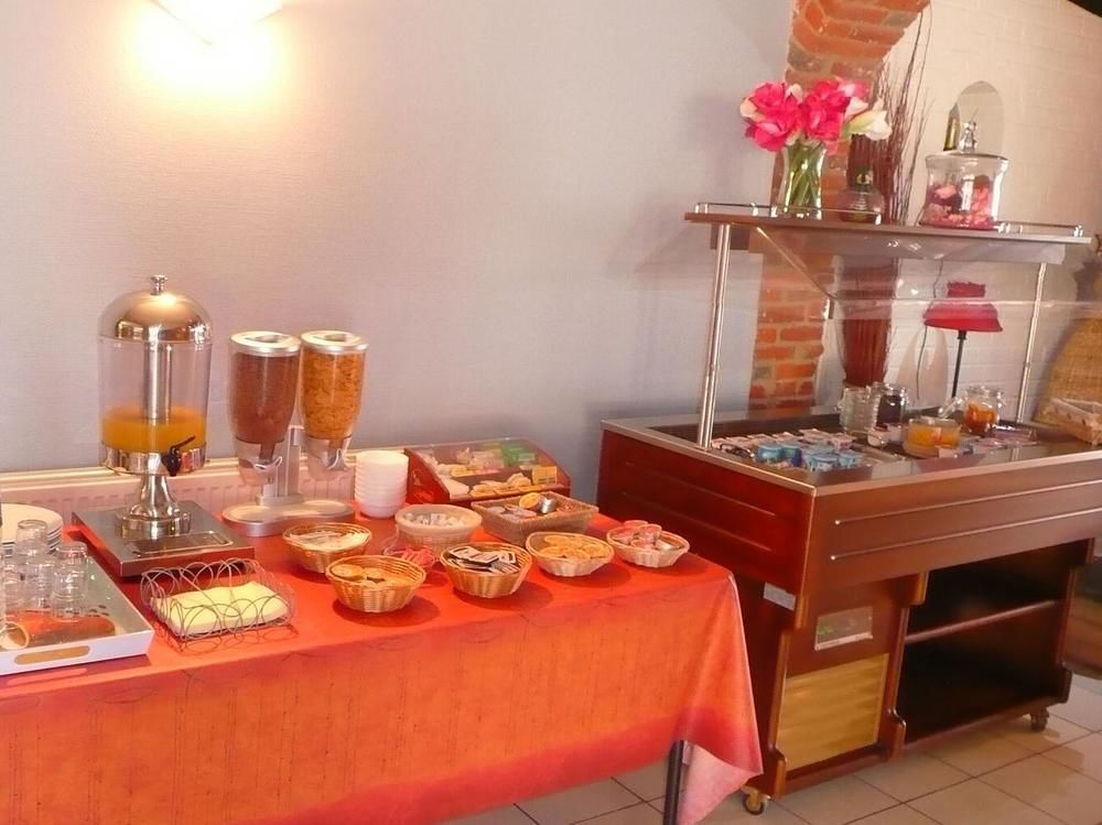 Logis Hotel - Les Paturelles Avesnelles Экстерьер фото
